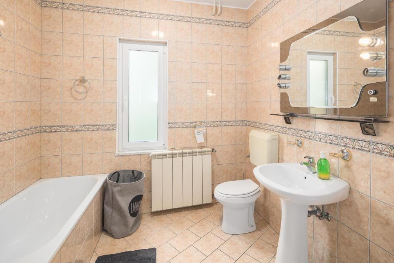 Villa More Mio Пореч Екстериор снимка